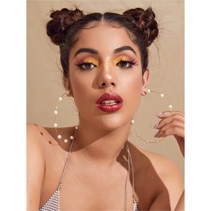 2/$20🔸Bella🔸 Oversized Faux Pearl Hoops